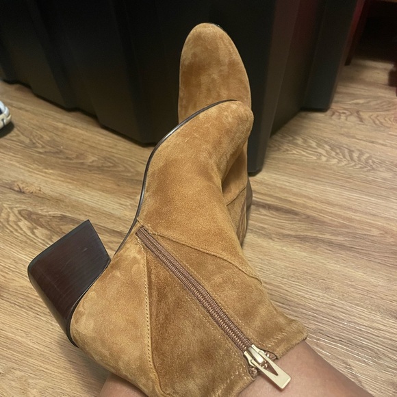 Via Spiga Ankle Boots Size 9.5. Talk about some bad boots. Giving cute and comfy - Picture 7 of 7